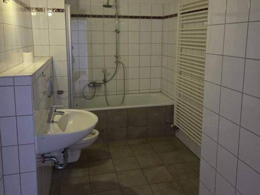 Wohnung zur Miete 480 € 4 Zimmer 69 m² Weida Riesa 01587
