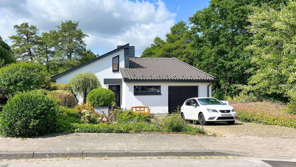 Haus zum Kauf 319.000 € 5 Zimmer 143 m² 1.337 m² Grundstück frei ab sofort Rischenau Lügde 32676