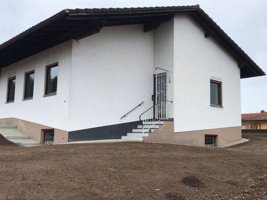 Bungalow zur Miete 1.500 € 5 Zimmer 140 m² 650 m² Grundstück frei ab 01.04.2026 Terofalstraße 4 Obing 83119