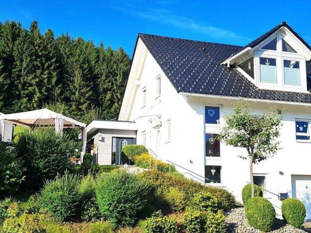 Einfamilienhaus zum Kauf provisionsfrei 745.000 € 7 Zimmer 209 m² 703 m² Grundstück Oberflacht Seitingen-Oberflacht 78606