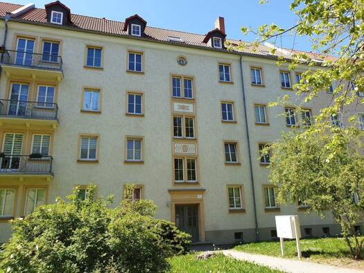 Wohnung zur Miete 205 € 2 Zimmer 38 m² frei ab sofort Franz-Mehring-Straße 109 Pölbitz Zwickau 08058