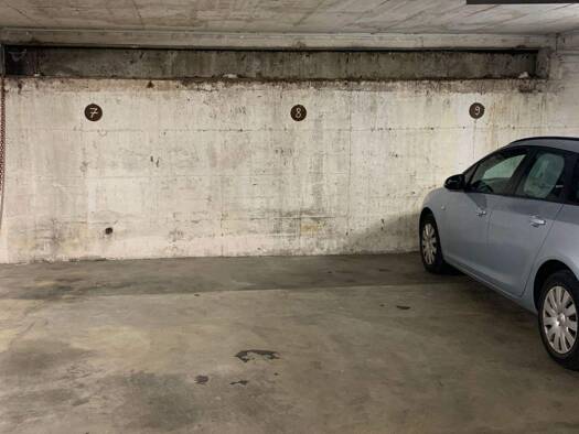 Tiefgarage zur Miete provisionsfrei 20 € Richrather Str. 10 Wersten Düsseldorf 40591