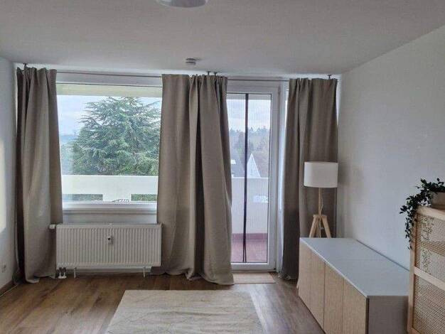 Studio zur Miete 750 € 1 Zimmer 32 m² 5. Geschoss frei ab 01.04.2026 Oberrad Frankfurt am Main 60599