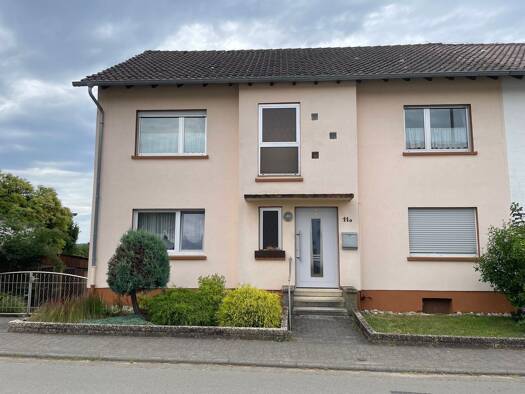 Doppelhaushälfte zum Kauf 320.000 € 8 Zimmer 146 m² 676 m² Grundstück Kübelberg Schönenberg-Kübelberg 66901