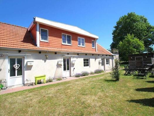 Mehrfamilienhaus zum Kauf provisionsfrei als Kapitalanlage geeignet 360.000 € 7 Zimmer 181 m² 1.246 m² Grundstück Kabelhorst Kabelhorst 23738