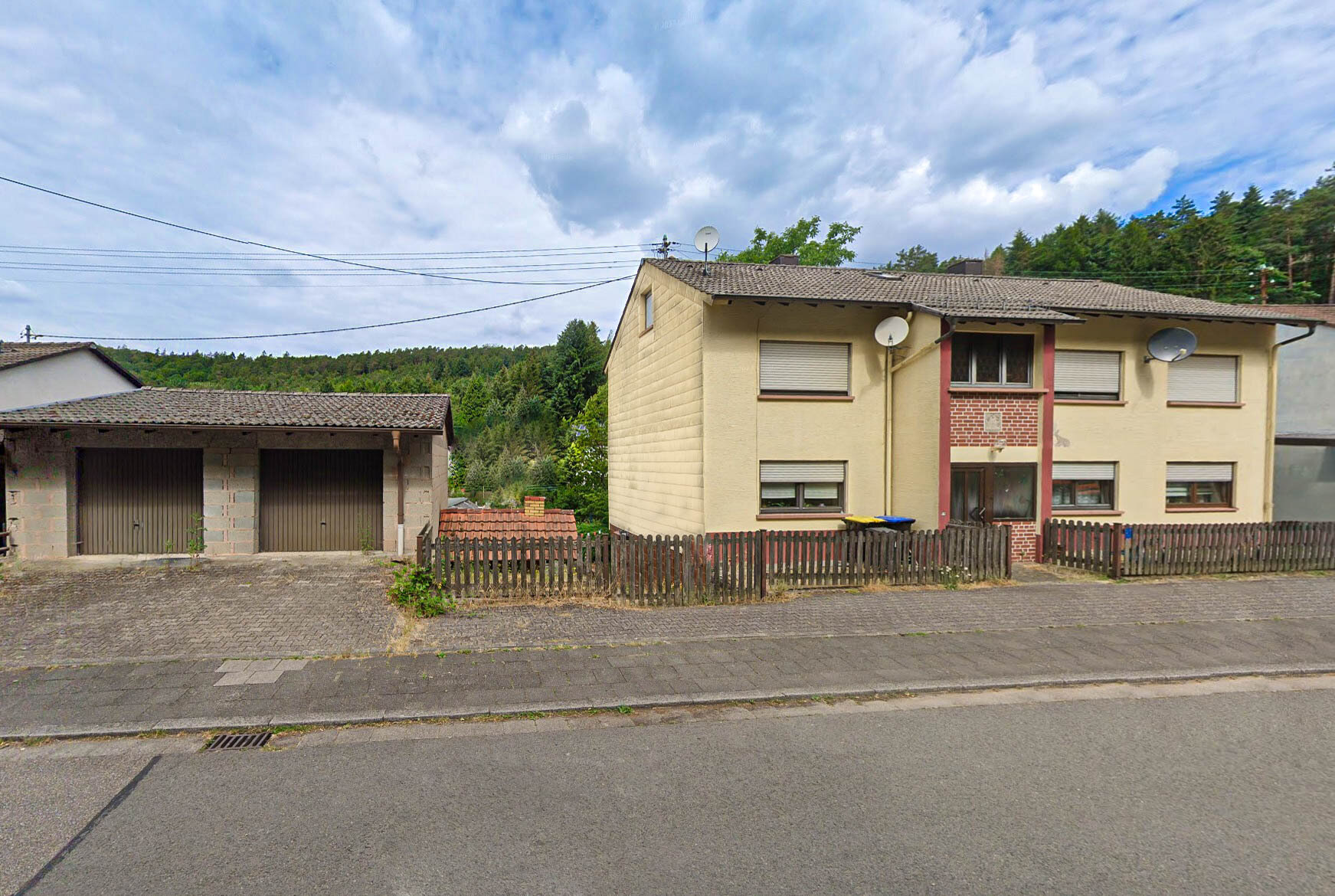 Mehrfamilienhaus zum Kauf als Kapitalanlage geeignet 265.000 € 9 Zimmer 210 m²<br/>Wohnfläche 1.120 m²<br/>Grundstück Mölschbach Kaiserslautern 67661