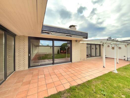 Einfamilienhaus zum Kauf 385.000 € 5,5 Zimmer 198,2 m² 517 m² Grundstück frei ab sofort Neustadt Neustadt am Rübenberge 31535