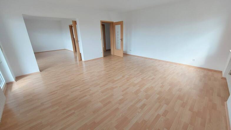 Wohnung zur Miete 980 € 4 Zimmer 118 m² Sulzbach Sulzbach 63834