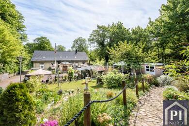Mehrfamilienhaus zum Kauf als Kapitalanlage geeignet 878.000 € 13 Zimmer 319 m² 1.100 m² Grundstück teilbar ab 319 m² Friedrichsort Kiel 24159