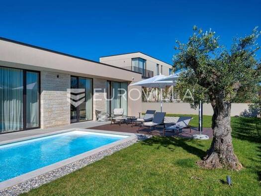 Haus zum Kauf 1.400.000 € 4 Zimmer 215 m² Labinci Kaštelir