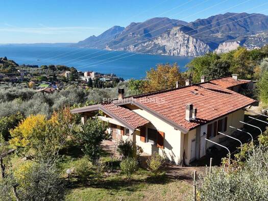 Villa zum Kauf 1.070.000 € 6 Zimmer 140 m² 3.000 m² Grundstück frei ab sofort Via Campiano Malcesine 37018