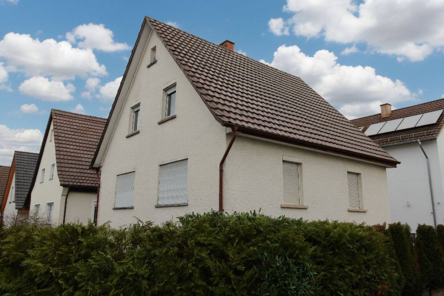 Immobilie in Leingarten - Alleinstehendes EFH mit Anbau, Garten und Pkw-Stellplatz, in ruhiger urbaner Lage in Leingarten - Bild 3