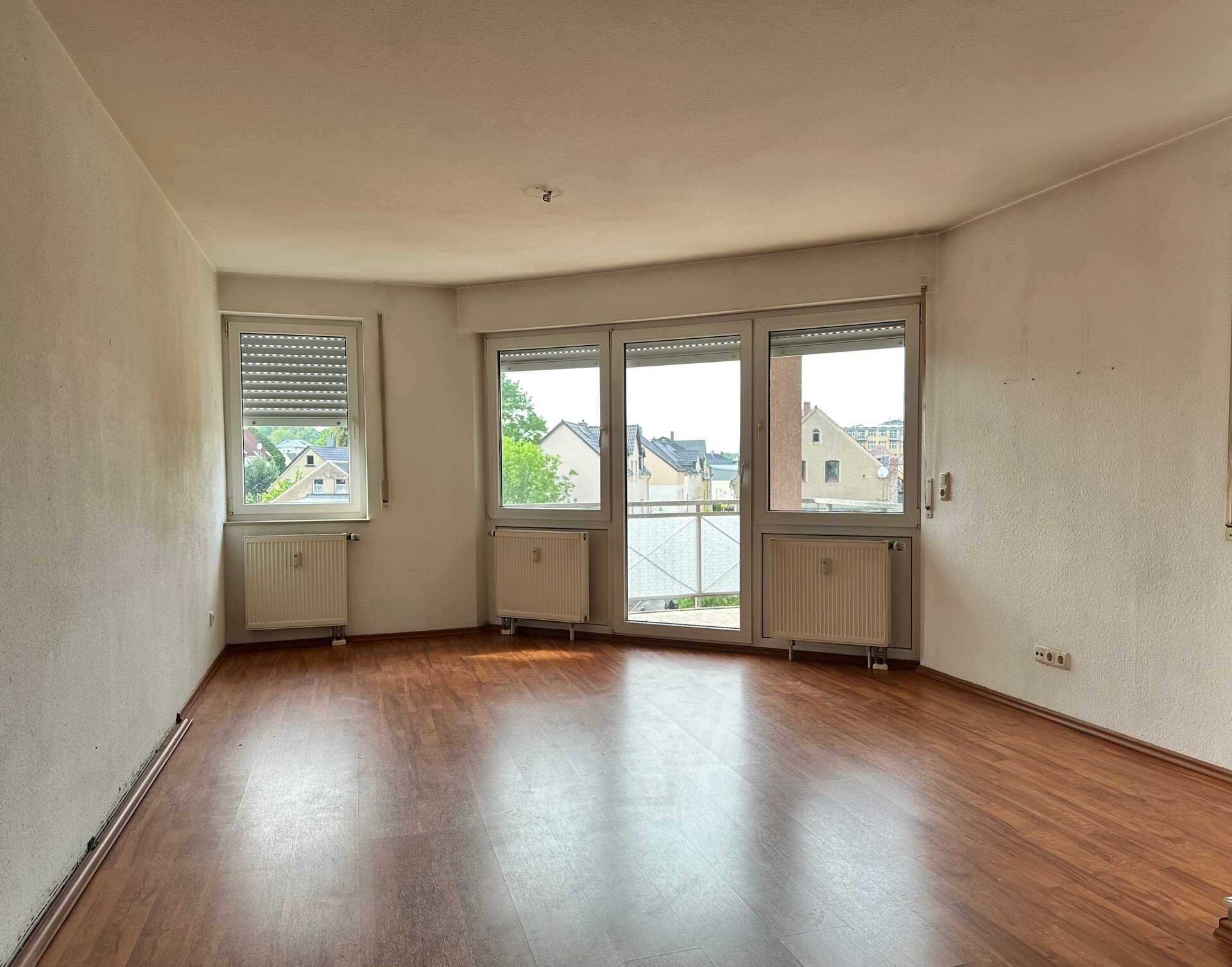 Wohnung zum Kauf 60.000 € 2 Zimmer 60 m²<br/>Wohnfläche 2.<br/>Geschoss Lichtenstein Lichtenstein 09350