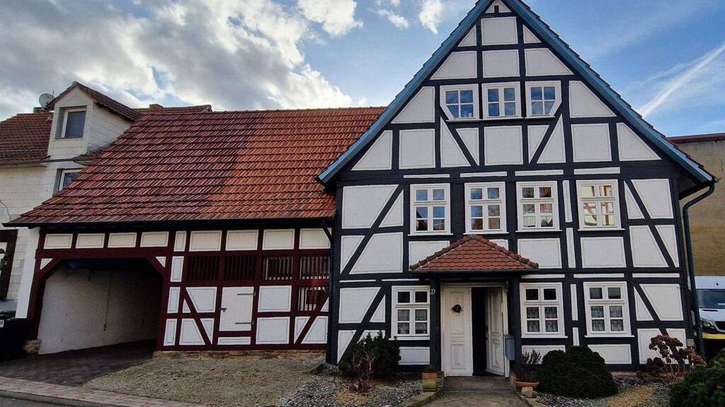 Mehrfamilienhaus zum Kauf provisionsfrei 299.000 € 10 Zimmer 260 m² 330 m² Grundstück Immenhausen 34376
