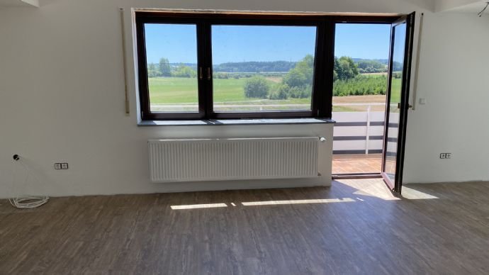 Wohnung zur Miete 970 € 2,5 Zimmer 82 m²<br/>Wohnfläche 2.<br/>Geschoss 01.03.2025<br/>Verfügbarkeit Altshausen Altshausen 88361