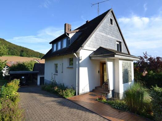 Einfamilienhaus zum Kauf 179.000 € 6 Zimmer 128 m² 1.220 m² Grundstück Grindhagenstraße 2 Holzen Holzen 37632