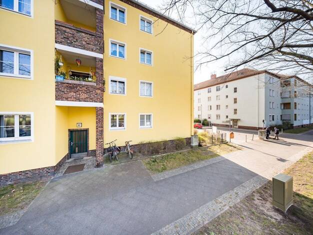 Wohnung zur Miete nur mit Wohnberechtigungsschein 550 € 2 Zimmer 63,2 m² 1. Geschoss frei ab sofort Askanierring 52 Spandau Berlin 13585