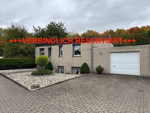 Bungalow zum Kauf 299.000 € 3 Zimmer 105,7 m² 985 m² Grundstück frei ab sofort Zoppoter Str. 23 Roland Beckum 59269