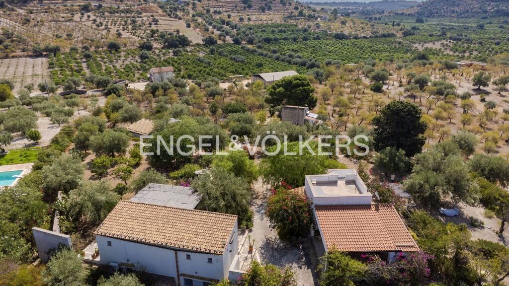 Haus zum Kauf 600.000 € 5 Zimmer 180 m² 10.800 m² Grundstück Contrada Gioi Noto 96017