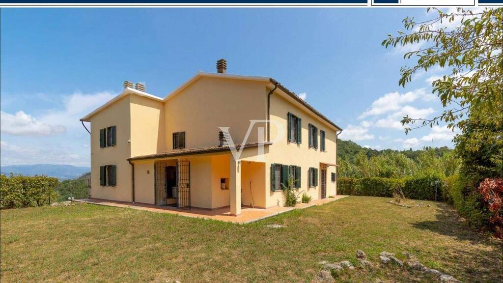 Einfamilienhaus zum Kauf 660.000 € 10 Zimmer 400 m² 10.000 m² Grundstück Località Selvareggio Lucca 55100
