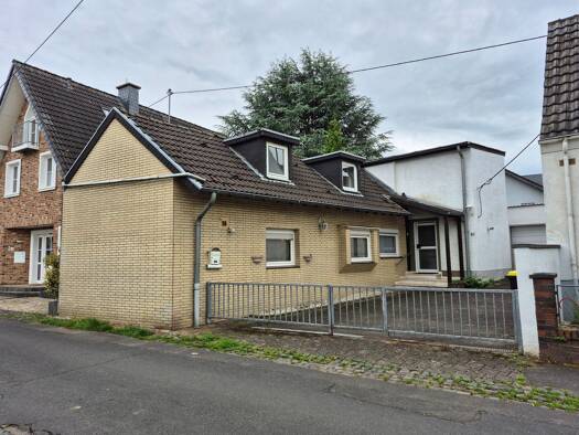 Haus zum Kauf 269.000 € 3 Zimmer 96 m² 288 m² Grundstück frei ab sofort Glückstraße 26 Bechlinghoven Bonn 53229