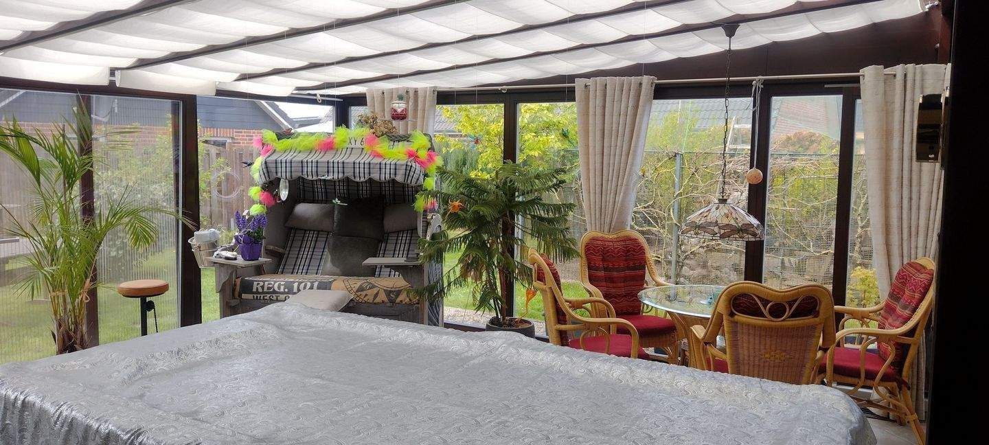 Immobilie in Stedesand - "Provisionsfrei" Traumhaft schöner großzügiger Bungalow mit märchenhaftem Garten Bj. 2011 und vielseitig nutzbarem ca. 55 m² Nebengebäude - Bild 2