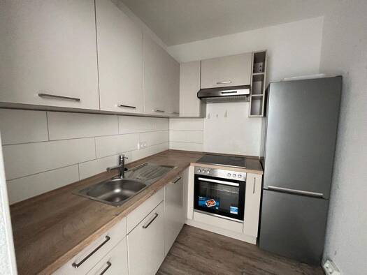 Wohnung zur Miete 330 € 3 Zimmer 53 m² 3. Geschoss frei ab sofort Gewandhausstraße 14-16 Innenstadt Zwickau 08056