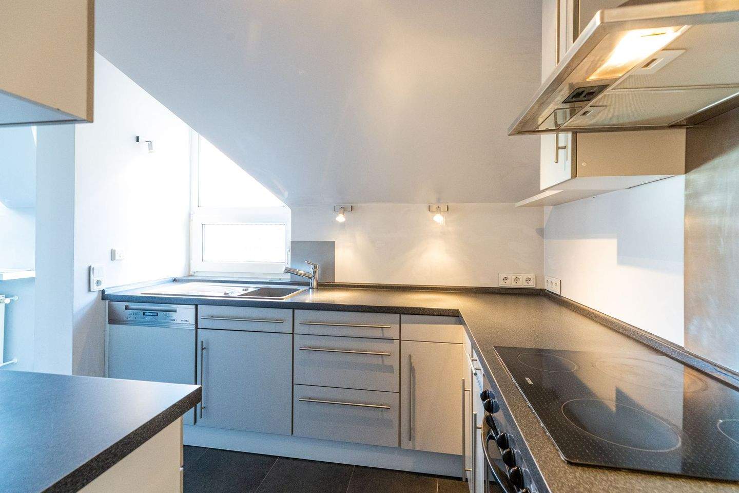 Immobilie in Dienheim - Ruhige Lage und modernes Design: Entdecken Sie Ihre neue Maisonette! - Bild 4