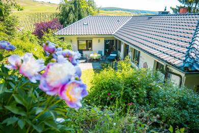 Doppelhaushälfte zum Kauf 909.000 € 6 Zimmer 263,5 m² 718 m² Grundstück Eltville Eltville am Rhein 65343