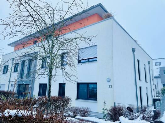 Wohnung zur Miete 1.260 € 3,5 Zimmer 92,6 m² Geschoss 1/3 frei ab 01.04.2026 Grenzstraße 22 Zirndorf 90513