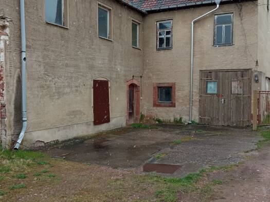 Mehrfamilienhaus zum Kauf 48.000 € 190 m² 1.100 m² Grundstück frei ab sofort Rochlitz Rochlitz 09306