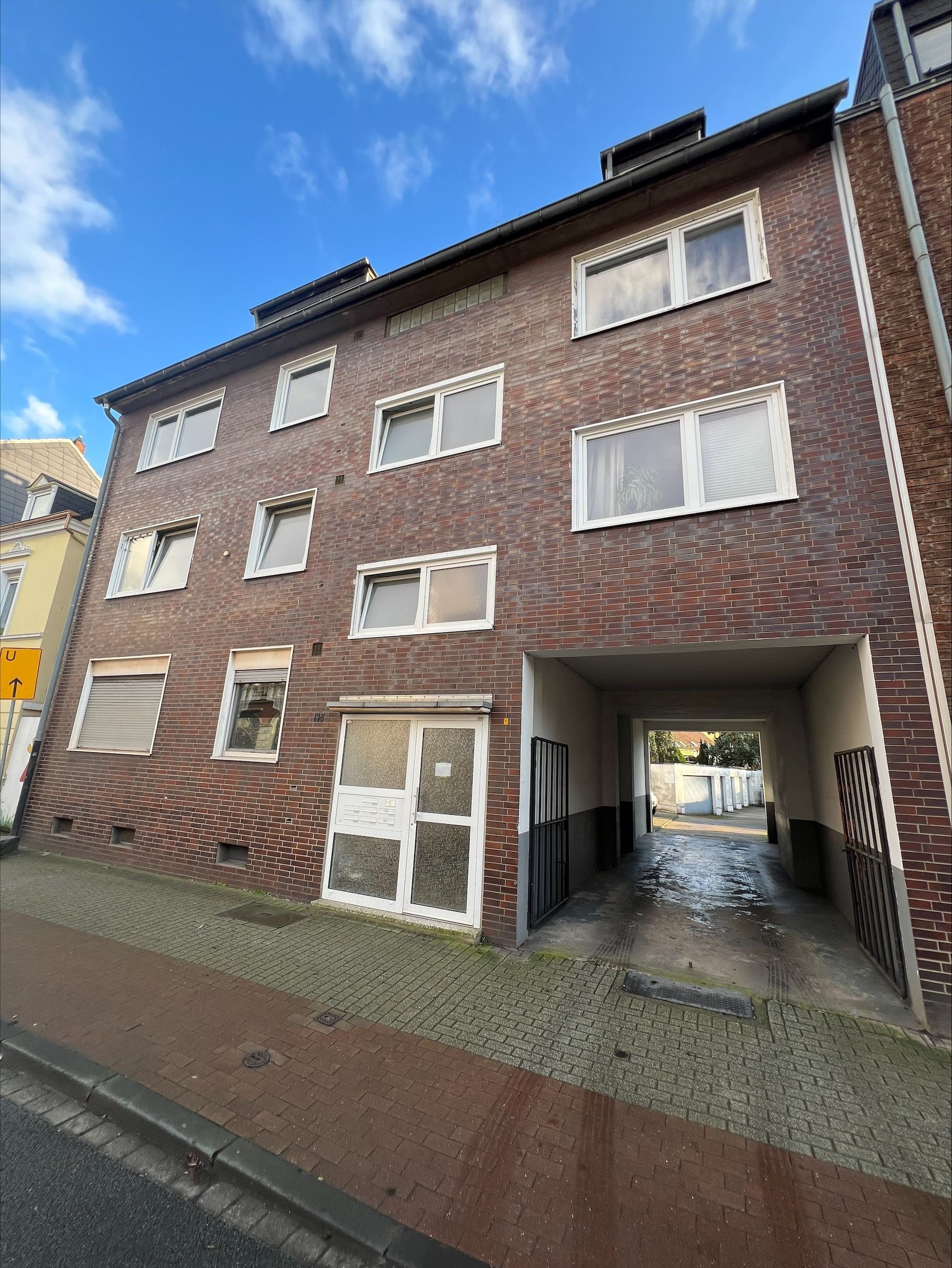 Wohnung zur Miete 420 € 2,5 Zimmer 61 m²<br/>Wohnfläche 2.<br/>Geschoss ab sofort<br/>Verfügbarkeit Bahnhofstraße 145 Mittelmeiderich Duisburg 47137