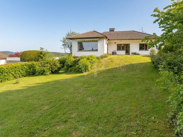 Bungalow zum Kauf 490.000 € 5 Zimmer 172 m² 1.220 m² Grundstück frei ab sofort Usingen Usingen 61250