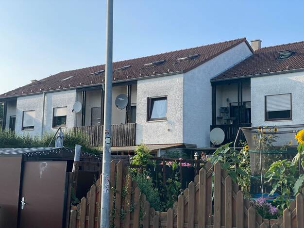 Reihenmittelhaus zum Kauf 950.000 € 30 Zimmer 575 m² 1.001 m² Grundstück Großkugel Kabelsketal 06184