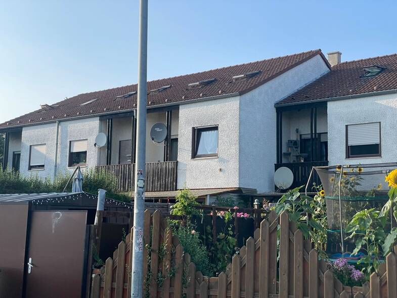 Reihenmittelhaus zum Kauf 950.000 € 30 Zimmer 575 m² 1.001 m² Grundstück Großkugel Kabelsketal 06184