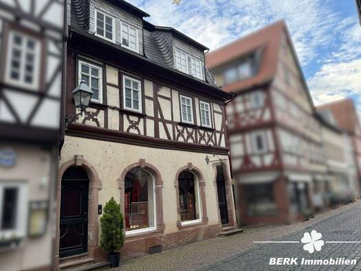 Haus zum Kauf 315.000 € 14 Zimmer 325 m² 140 m² Grundstück Miltenberg 63897
