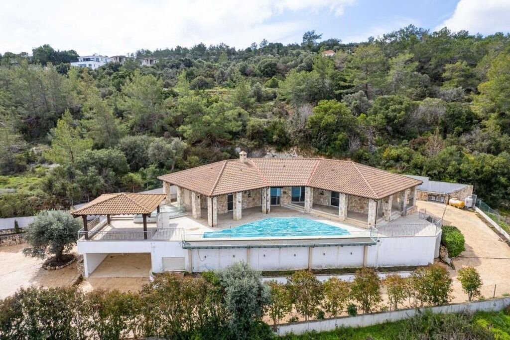 Einfamilienhaus zum Kauf 1.250.000 € 220 m²<br/>Wohnfläche Paphos