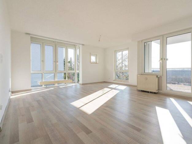 Wohnung zur Miete 1.090 € 2,5 Zimmer 74 m² 1. Geschoss Hochdorfer Straße 24 Poppenweiler Ludwigsburg-Poppenweiler 71642