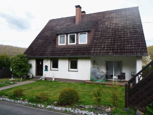 Einfamilienhaus zum Kauf 249.000 € 8 Zimmer 196 m² 903 m² Grundstück Oberdielfen Wilnsdorf 57234