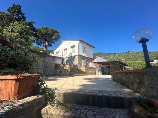 Haus zum Kauf 990.000 € 5 Zimmer 140 m² 2.800 m² Grundstück Isola del Giglio
