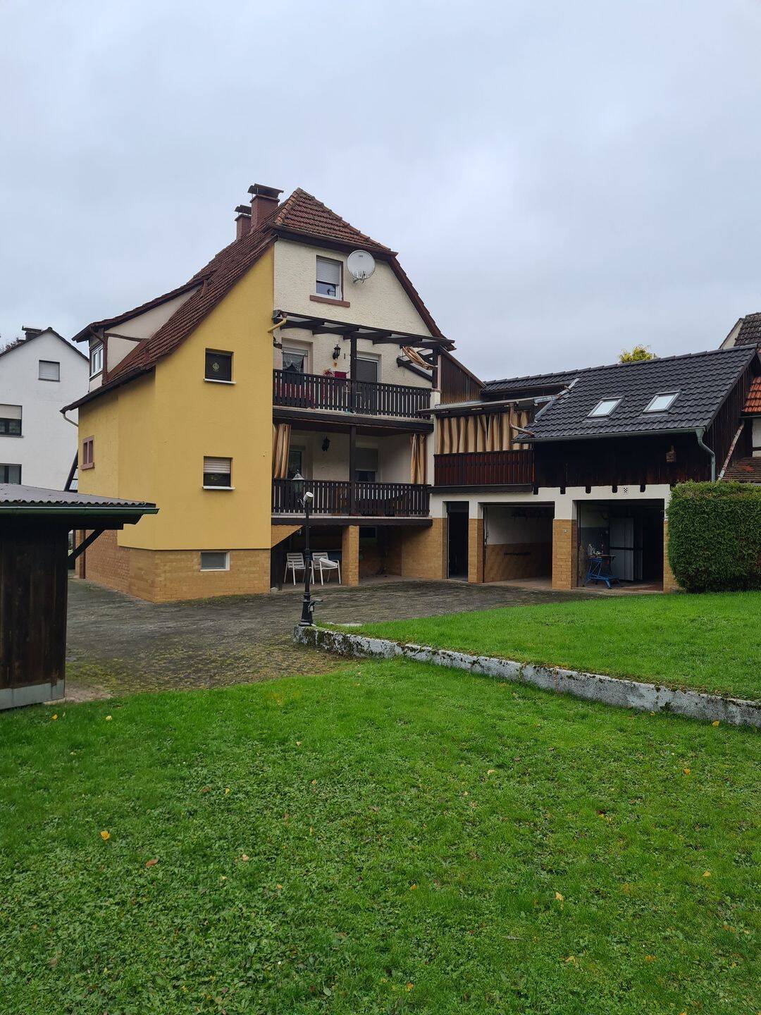 Immobilie in Sailauf - MFH mit neuer Heizung und Bauplatz mit Baugenehmigung! - Bild 0