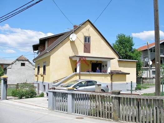 Einfamilienhaus zum Kauf 205.000 € 2 Zimmer 85 m² Centar, Zaprešić Zaprešić 10290