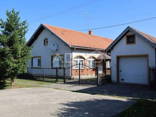 Haus zum Kauf 100.000 € 2 Zimmer 165 m² Podgorje Bracevacko, Drenje Drenje