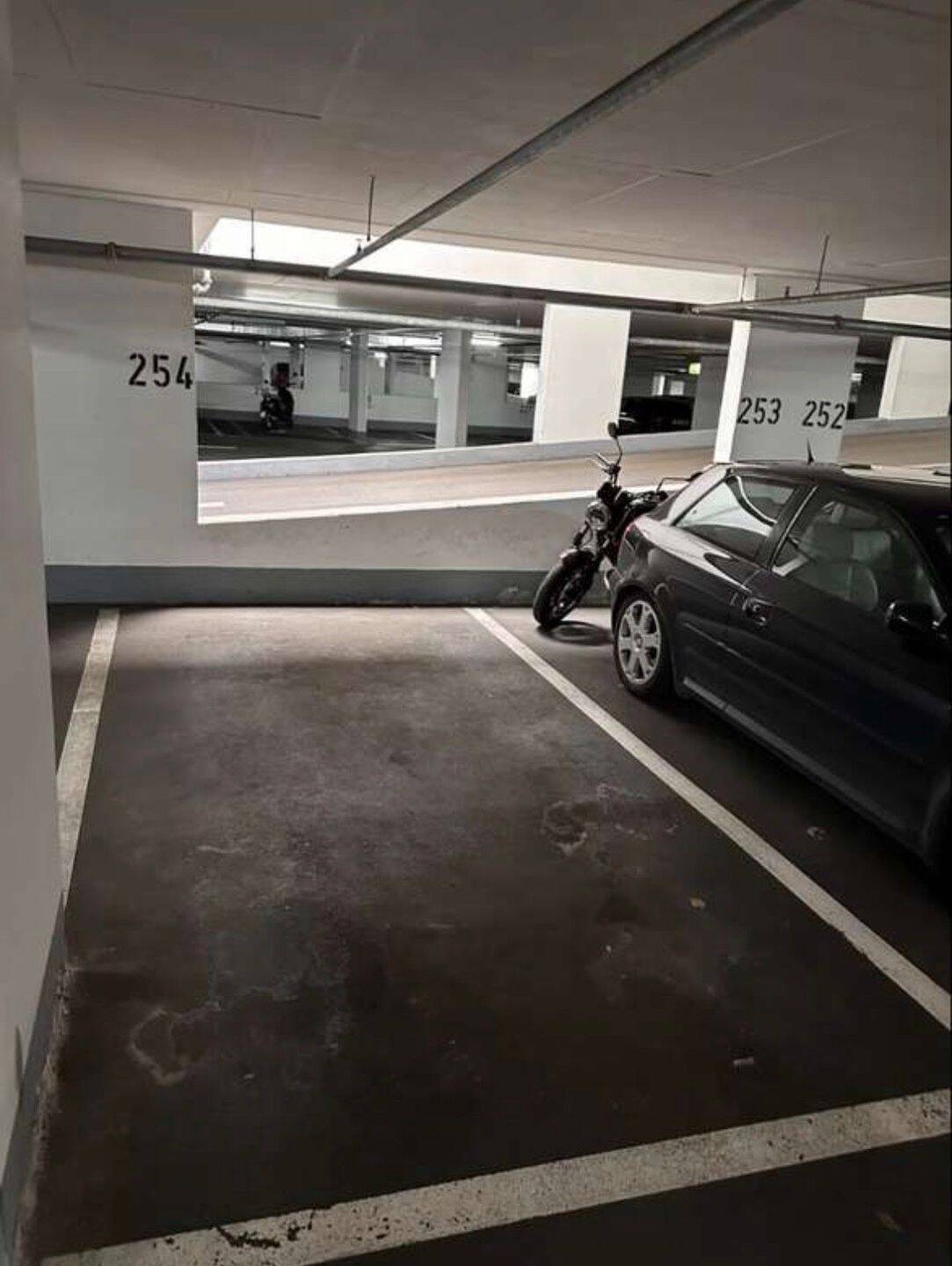 Tiefgarage zur Miete - Mehr