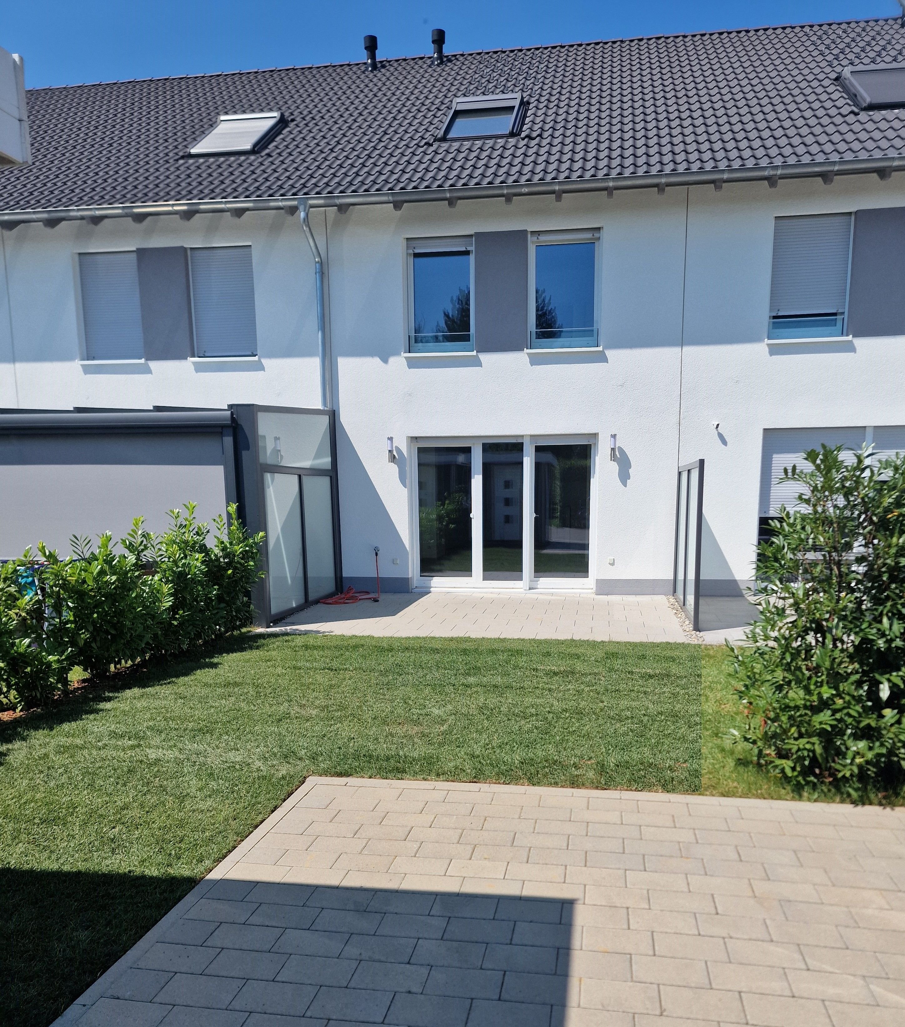 Reihenmittelhaus zum Kauf 772.000 € 6,5 Zimmer 137 m²<br/>Wohnfläche 213 m²<br/>Grundstück ab sofort<br/>Verfügbarkeit Fellbach - Kernstadt Fellbach 70734