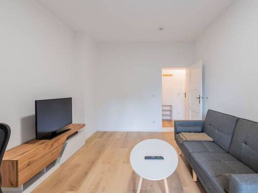 Wohnung zur Miete 800 € 2 Zimmer 50 m² Geschoss EG/1 frei ab sofort Neuhausen-Nymphenburg München 80634