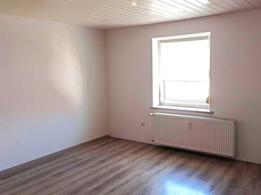 Wohnung zur Miete 600 € 3 Zimmer 70 m² 2 Geschosse frei ab 01.10.2026 Rottenburger Straße 2 Pfeffenhausen Pfeffenhausen 84076