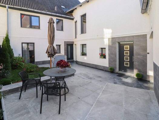 Reihenmittelhaus zum Kauf 350.000 € 8 Zimmer 274 m² 315 m² Grundstück Egeln 39435