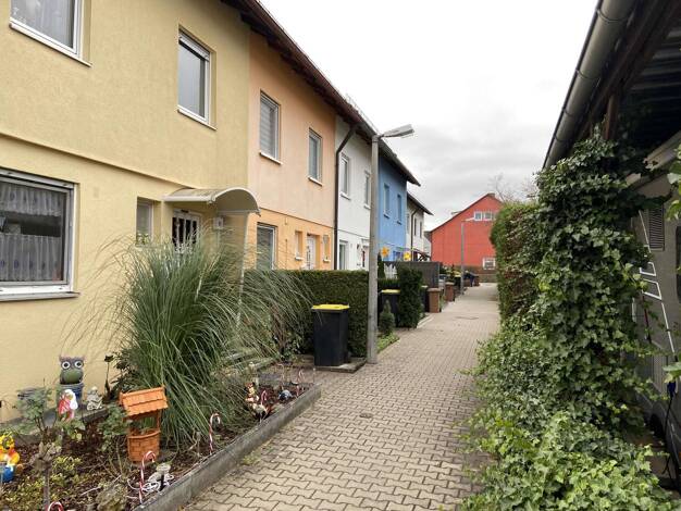 Reihenmittelhaus zum Kauf 355.000 € 5 Zimmer 127 m² 179 m² Grundstück Stein 90547