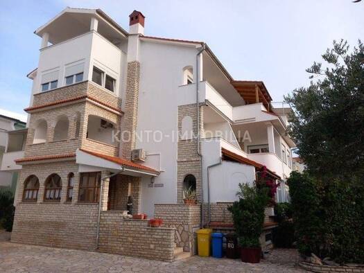 Einfamilienhaus zum Kauf 2.100.000 € 23 Zimmer 1.050 m² Banjol, Rab Rab 51280
